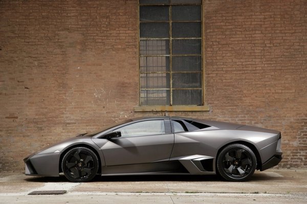 Lamborghini Reventon.