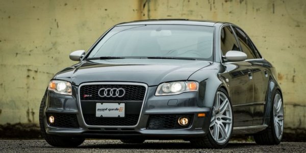 Вероятно мнозина си спомнят суперколата Gumpert Apollo, която няма особено впечатляващ външен вид, но пък е много бърза. Е, тя се задвижва от двигател, който се поставя на един от най-обичаните водели на Audi в историята на германската марка.