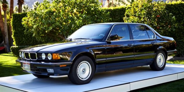 Един от най-известните и ценни суперавтомобили за всички времена използва двигател от ... луксозен седан на BMW от 80-те години. Разбира се, че F1 агрегатът е сериозно модифициран. Той е по-голям &ndash; 6,1-литров, и съответно по-мощен &ndash; 627 к.с., което му помага през 1998 година да постави световен рекорд за скорост при сериен автомобил &ndash; 391 км/ч.