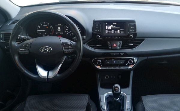 Плюсове: дълга гаранция, достъпна цена, нисък разход на гориво.

Минуси: бавно ускорение, сравнително скучно шофиране, тясно пространство на задната седалка.