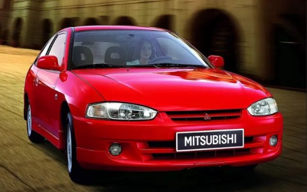 Наскоро японската компания сподели своите планове за следващите няколко години. Те предвиждат в гамата да се върне компактен модел, който ще бъде изграден върху платформата CMF-B, използвана от Renault Clio и други модели на концерна Renault-Nissan-Mitsubishi.