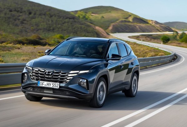 Модерният Tucson има стил и комфорт, но бензиновите турбо двигатели 1.6 T-GDI не са от силните му страни. Типични проблеми за модела са прегряване на турбината поради некачествено гориво, чукане в двигателя след 80 000-100 000 км и корозия на ауспуха и изпускателната система.