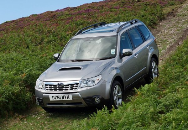 „Боксерните“ двигатели Forester изискват контрол на нивото на маслото и когато той е факт, а собственикът не пести от обслужване с качествени консумативи, голяма част от екземплярите изкарват по няколкостотин хиляди километра. Задвижването на четирите колела и високият просвет правят този автомобил любим на ловци и туристи.
