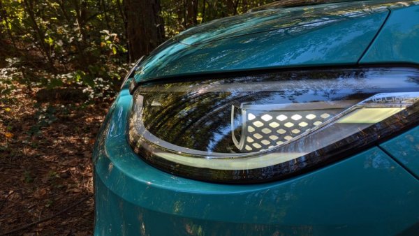 Изцяло светодиодните фарове пестят доста енергия