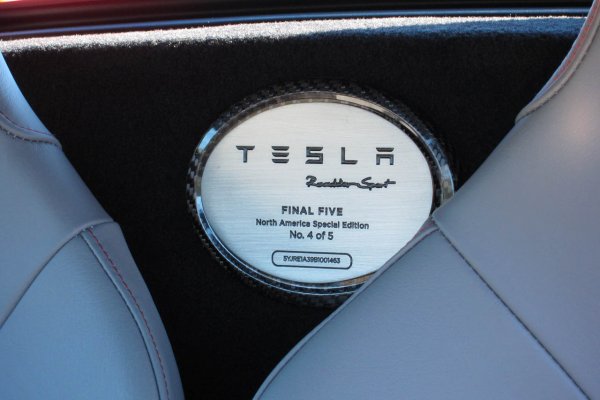 Tesla Roadster Final Edition