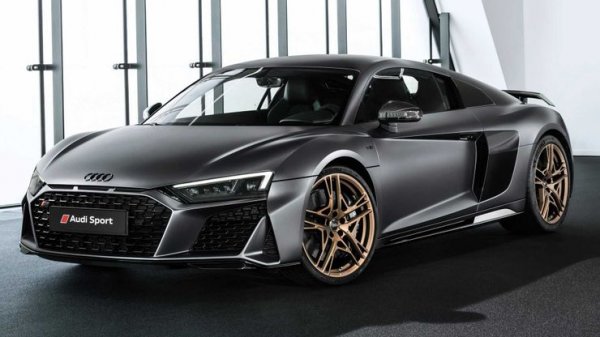 Стандартното Audi R8 V10 е невероятен суперавтомобил, а ексклузивната версия Decennium, която излезе в ограничен тираж, вдига летвата още по-високо. Тя беше създадена, за да отпразнува 10-ата годишнината на V10 двигателя на Audi, който задвижва и много модели Lamborghini.