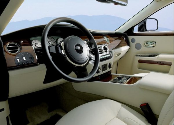 Rolls-Royce Ghost 2010