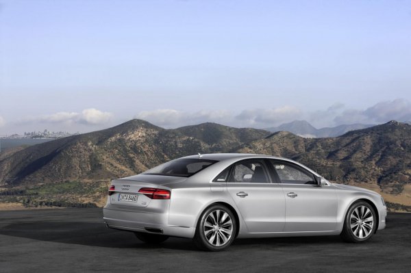 Обновените Audi A8/S8
