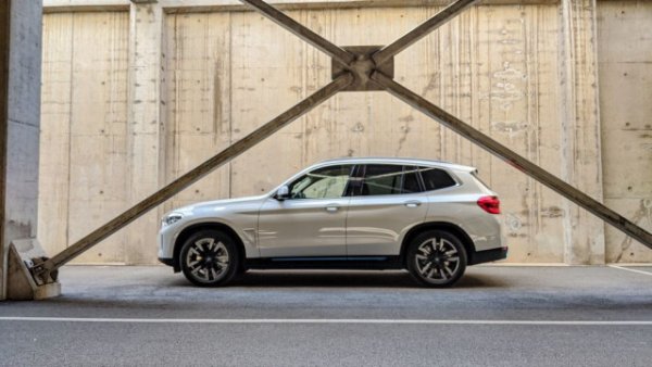 BMW iX3 - 20
Citroen e-C4 - 11
MINI Cooper SE - 13
Peugeot e-2008 - 19
Volkswagen ID.3 - 27

Отпаднали в първия етап: Audi e-tron GT (7), Audi e-tron Sportback (2), BMW 545e (3), DS3 E-Tense (2), Ford Kuga PHEV (5), Honda Jazz e:HEV (7), Hyundai Tucson hybrid (1), Kia Sorento Hybrid (1), Mazda MX-30 (9), Mercedes E-Class PHEV (1), Opel Corsa-E (8), Peugeot 3008 PHEV (1), Renault Captur E-Tech (2), Renault Clio E-Tech (6), Skoda Octavia PHEV (8), Toyota Yaris Hybrid (2)
