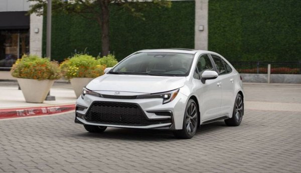 На годишна база: -7% спад

Пазарният лидер също отчита спад спрямо началото на 2025, но той не е толкова голям - само 77 регистрации по-малко. От най-продаваните модели на японците двуцифрен ръст има само при бюджетния Yaris, докато кросоувърите Yaris Cross и C-HR намаляват продажбите си с над една четвърт. 

Най-популярни модели:
Toyota Corolla - 308
Toyota RAV4 - 162
Toyota C-HR - 151
Toyota Yaris Cross - 91
Toyota Yaris - 84
Toyota Hilux - 51
