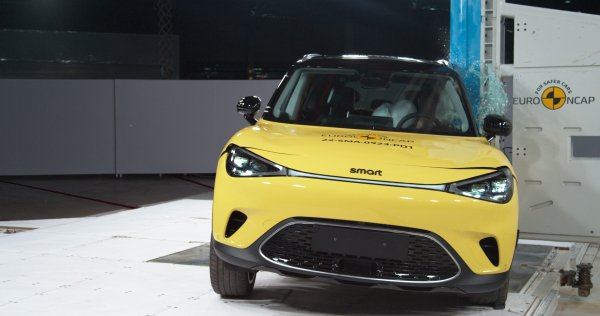 Това е първият SUV на марката, както и първият Smart с дължина над 4 метра. Той също се отличи с високи оценки -  96% за защита на възрастни (втора най-добра досега в Euro NCAP), 89% за деца, 71% за пешеходци и велосипедисти, и 88% за системи за активна безопасност. 