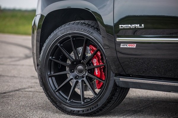 Hennessey пипнаха GMC Yukon Denali