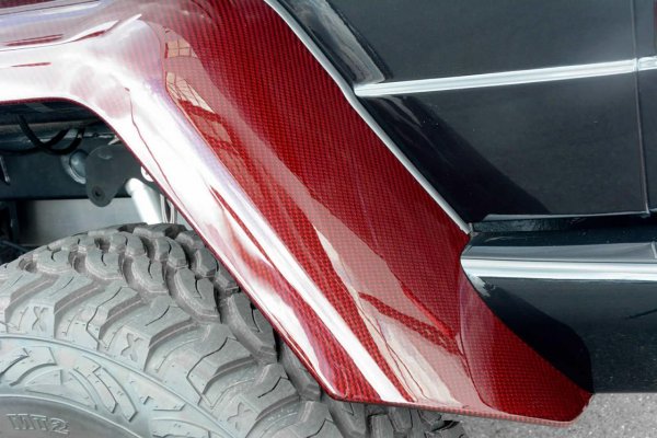 Mercedes-Benz G63 AMG 6x6 получи червен карбон от Brabus 