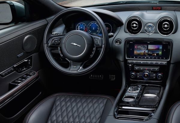 Jaguar XJR575