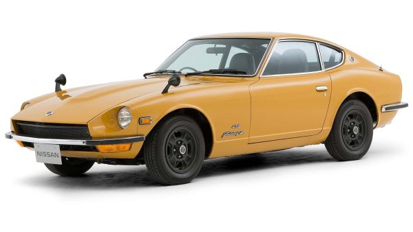 Краят на 60-те години на миналия век е плодовит период по отношение на спортните модели за японските производители, тъй като по това време се ражда и предшественикът на сегашния Nissan Z. Така нареченият Datsun 240Z или Nissan Fairlady Z432 (в зависимост от пазара) излиза през 1969 г. и крие 2,4-литров, редови 6-цилиндров двигател с атмосферно пълнене с мощност около 150 к.с.