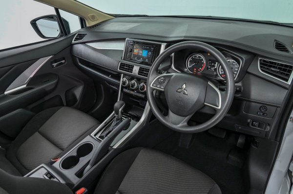 Цените на модела стартират от 15 100 долара (за версията преди фейслифта). Модификацията Cross струва 17 900 долара, а обновеният вариант - поне 19 000 долара. За да пристигне в Европа обаче Xpander ще трябва да претърпи промени (както и повечето модели от списъка), тъй като се предлага само с десен волан.
