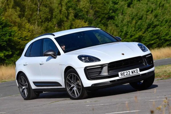 Рейтинг на надеждност: 99.0%

Най-чести дефекти: Скоростна кутия (само 1%) и електроника извън двигателя (1%).

Разходи за ремонт: В абсолютно всички случаи (100%) ремонтът е бил безплатен за собствениците.

Време за престой в сервиза: Половината автомобили (50%) са били в движение още на същия ден, 25% са останали в сервиза до седмица, а при останалите 25% отстраняването на повредата е отнело над седем дни.