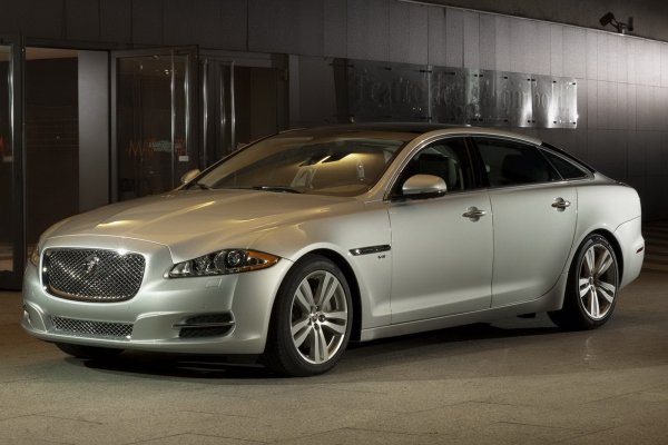 Jaguar XJ