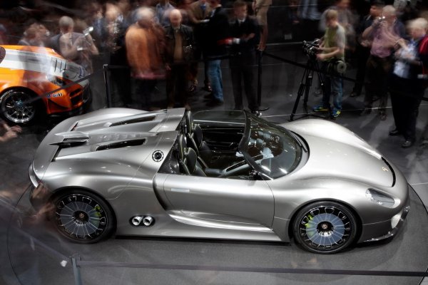 918 Spyder е бъдещият суперхибрид на Porsche