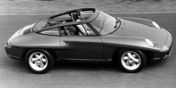 Едно от най-странните дизайнерски решения при кола е уникалната линия на покрива, която е доста интересна. И в Porsche спокойно биха могли да използват този вариант при създаването на нов модел.