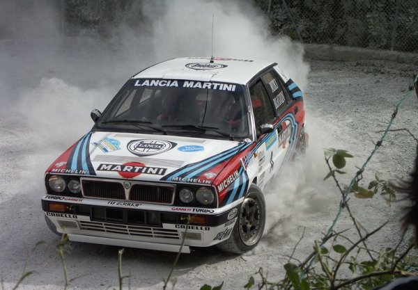 През следващите години Delta Integrale печели още две пилотски титли - за Мики Биазион и за завърналия се Юха Канкунен, както и общо 46 старта в Световния рали шампионат. Това я прави най-успешния рали автомобил в историята (Subaru Impreza по-късно изравни постижението, но не успя да го подобри), а Lancia и до днес е най-успешната марка във WRC с 11 титли, с три повече от Citroen. 
През 1990 се повява Delta HF Integrale 16V, която е по-ниска, с 200 коня максимална мощност и с електронно впръскване Marelli-Weber I.A.W. - същото като във Ferrari F40. През 1991 серията е завършена от Integrale Evoluzione, с 210 конски сили.
