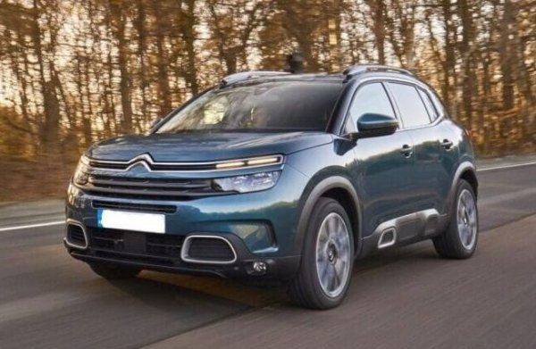 Citroen C5 Aircross	1.5 BlueHDi 6 М	131 к.с., 300 Нм 4,6  л/100 км

Opel Grandland X	1.5 D	6 М	131 к.с., 300 Нм	4,6 л/100 км

Peugeot 3008	1.5 BlueHDi	6 М	131 к.с., 300 Нм	4,6 л/100 км

Ford Kuga	1.5 EcoBlue	6 М	120 к.с., 300 Нм	4,7 л/100 км

Volkswagen T-Roc	2.0 TDI BlueMot. 6 М 116 к.с., 250 Нм 4,7 л/100 км 
