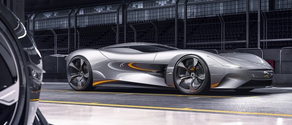 Концептът на британската марка е създаден от специалистите от Jaguar Advanced Design. В Jaguar отбелязват, че са били вдъхновени от състезателна история на брандовете и от моделите C-, D- и E-Type.
Това е електрически автомобил, задвижван от литиево-йонни батерии (те са разположени около шофьорското място за по-добро разпределение на теглото), а при разработването му инженерите разчитат на опита, натрупан в състезанията във Формула Е.
Кокпитът е едноместен, в него може да се влезе само през покрива. Вътре е пълно с технологични приумици, включително изображението от камерите за обратно виждане върху арматурното табло и холографска система - проекцията може да показва както маршрута, така и текущото състояние на автомобила.
Общата мощност на задвижващата система е 1019 конски сили. Този Jaguar тежи 1400 кг, а от място до 100 км/ч суперавтомобилът със задвижване на всички колела ускорява само за 2,5 сек.