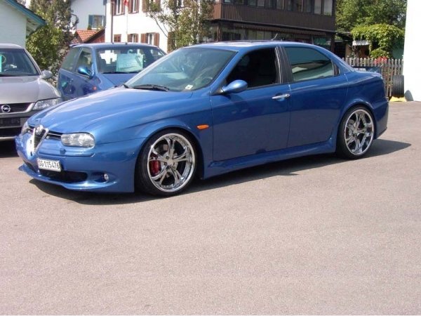 Доработена Alfa 156 с колела Leon Hardiritt