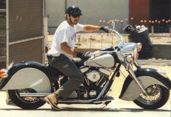 Можем да предположим, че това е била любимата марка мотоциклети на Джордж по времето, когато той все още харесваше мотоциклети. През годините е притежавал поне три различни машини Indian, включително един класически модел в черно и бяло.
