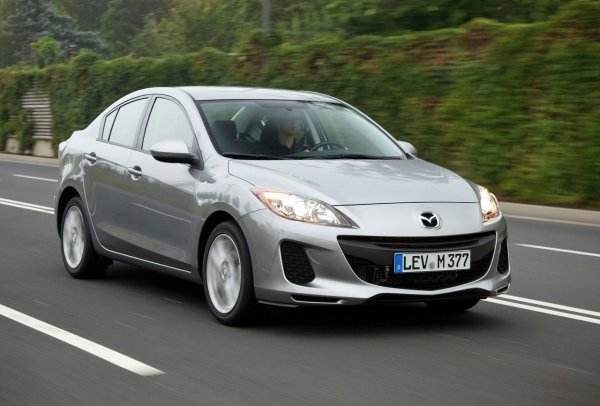 Второто поколение, с код BL, производствени години 2009-2013 (на снимката), струва около 5000-6000 евро за добър екземпляри, като и тук от решаващо значение е пробегът.

Третото поколение  (обозначение BM/BN от 2013 до 2019) струва от 10 000 евро нагоре, но предлага много по-модерен интериор и двигатели Skyactiv.