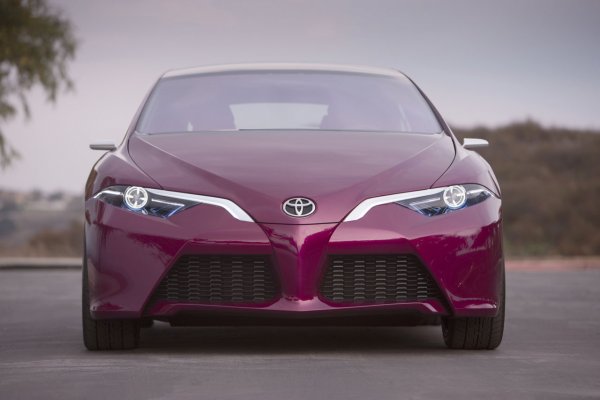 Детройт 2012 - Toyota NS4 Plug-in Hybrid Concept