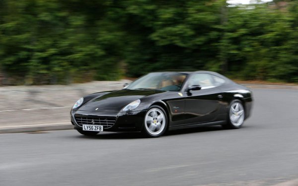 По различни причии Ferrari 612 Scaglietti винаги е бил засенчван от други автомобили от Маранело. Външият му вид е доста спорен, като с трудност 612 Scaglietti може да бъде определен като &bdquo;красив&ldquo;. След това изниква и въпросът за четирите места, който, според мнозина, е обида за марката. Колата обаче вози чудесно, благодарение на задното предаване и V12 двигателя.
