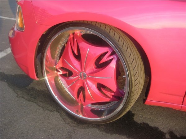 Доработен Dodge Charger с 26-нчови колела