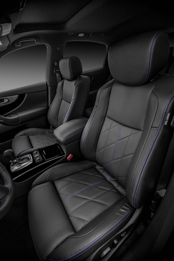 Infiniti QX70S BlackCarbon