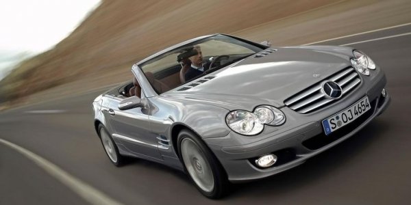Експертите съветват този модел да бъде избягван, тъй като разходите за неговата поддръжка са прекалено високи дори за Mercedes. Проблемът е, че моделите на марката от този период често са ставали място за експериментиране с нови технологии и електрониката им просто не издържа.

Най-ниско в гамата на SL се намират автомобилите с V6 двигател, като именно те не са особено желание. Причината е в сравнително ниската им мощност, както и надеждността, която определено не е на нивото на марката.