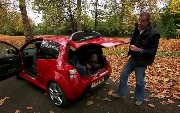 "Всички знаем, че малките коли са добри за нас. Но и рибеното масло е добро за нас. И тичането. Аз обаче искам да карам наоколо, седнал в Терминатора, а не в героинята от някой женски роман"
Джеръми Кларксън, журналист и тв водещ
