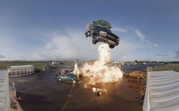 "Когато става дума за коли, има само два вида хора - страхливци и глупаци"
Ръсел Бейкър, сатирик, носител на "Пулицър"


