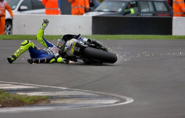 "Ако не бях станал пилот, вероятно щях да крада коли. Допускам, че това е единственото нещо, което дава същия адреналин като състезанията"
Валентино Роси, легенда в мотоциклетизма
