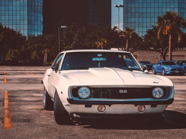 "Дизайнерите трябва най-после да измислят автомобил, който да изтрайва по-дълго от вноските за него"
Ерма Бомбек, журналист и сатирик
