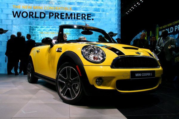 Детройт 2009 /  MINI Кабрио 2010