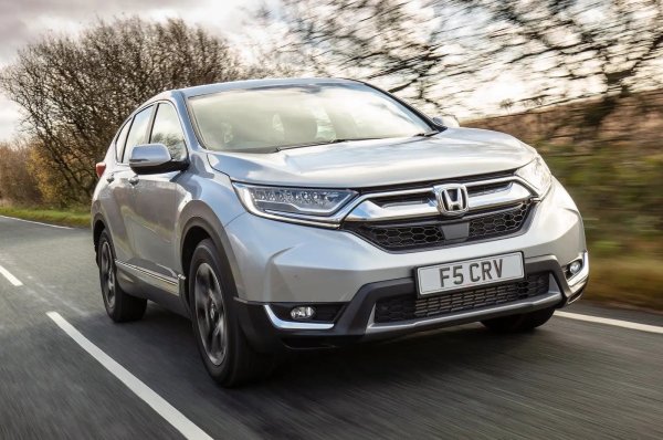 Предишното поколение на Honda CR-V върши впечатляваща работа за поддържане на репутацията на модела (а и на марката), като изключително надеждно превозно средство. Само 14% от CR-V в това проучване са имали някакви проблеми и повечето са били незначителни - най-вече в електрическата система извън двигателя, което ги прави бързи и лесни за отстраняне. 

Всички повредени коли са били годни за шофиране, а две трети излизат от сервиза за по-малко от седмица. Honda и нейните дилъри покриват разходите за всички ремонтни дейности.
