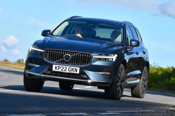 Въпреки че тези версии на Volvo XC60 бяха засегнати от малко повече проблеми, отколкото дизеловите модели (12% срещу 11%), всички те са били коригирани безплатно. 

Двигателят е най-честата област на повреда, следван от батерията и каросерията. Две трети от автомобилите са били поправени само за един ден.
