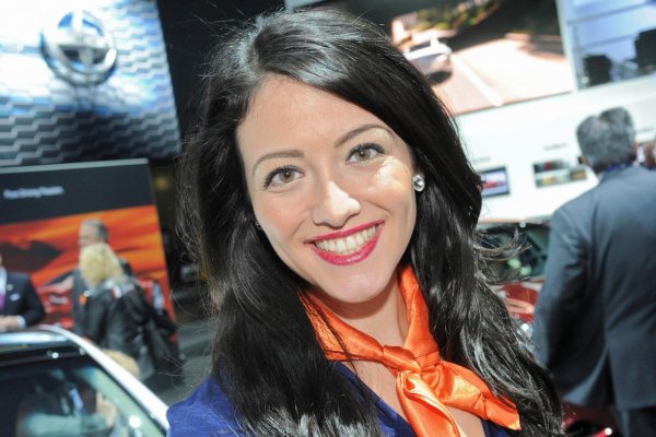 Момичетата на автосалон Ню Йорк 2012