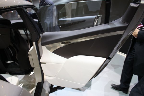 Женева 2009 / Lagonda Concept 