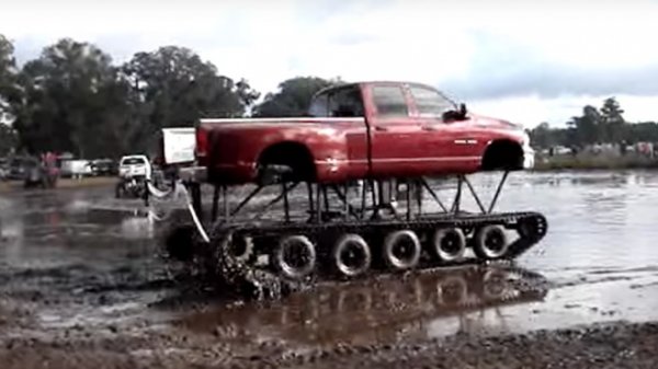 Бяхме виждали къщи на кокили. Пикап на кокили обаче е новост