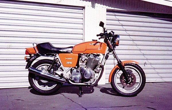 Този мотоциклет е един от първите, произведени от италианската компания в края на 70-те години на 20 век, като е и флагмана в гамата. Благодарение на двигателя си с мощност от 90 конски сили и специално създадените за високоскоростни натоварвания конструктивни детайли, Jota успява да постигне максимална скорост от 225 км/ч още при първите заводски тестове и оправдава очакванията на създателите си.