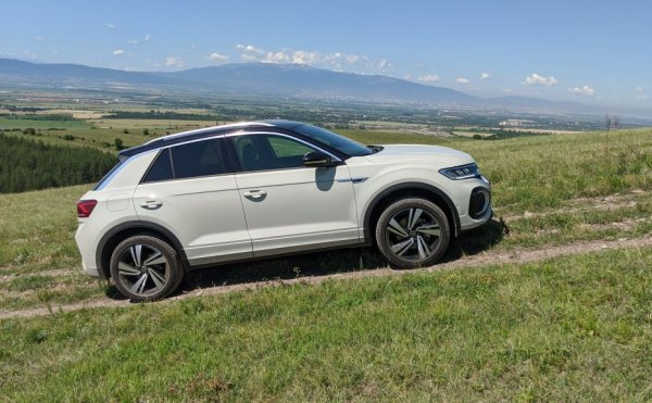 46.2% ръст спрямо 2022
Кросоувърът на базата на Golf стори немислимото и през 2023 изпревари хечбека по продажби в Европа. В България това отдавна е факт. Въпреки корекцията в цената в посока нагоре, търсенето за T-Roc продължава да расте. През декември регистрациите са 41. 
