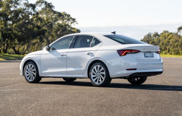 121.8% ръст спрямо 2022
Skoda бе един от най-тежко засегнатите производители от кризата за чипове и от войната в Украйна. Заради това в предишните две години Octavia бе пренебрегнаха за сметка на по-скъпите модели. Но през 2023 заводите наваксаха. Декември добави нови 87 регистрации за Octavia. Тук са включени също RS и Scout моделите - общо 56 бройки. 
