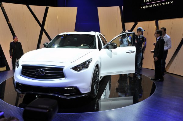 Infiniti FX Sebastian Vettel