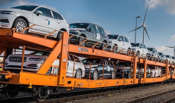 - Задават се по-достъпни електрически и хибридни автомобили. Предстои да излязат много интересни електрически модели до 50,000 лева. До 2026 ще имаме ценови паритет между ДВГ и електрическото задвижване. В същото време цената на по-замърсяващите автомобили със стари технологии ще продължи да се увеличава. 
